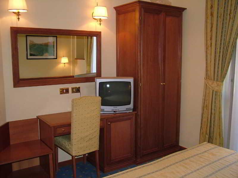 Hotel Midi Rome Luaran gambar