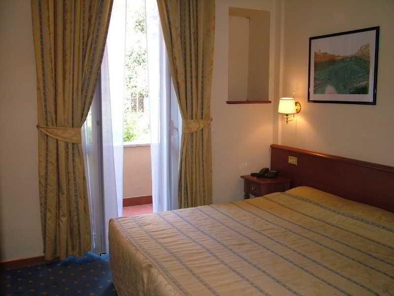 Hotel Midi Rome Luaran gambar
